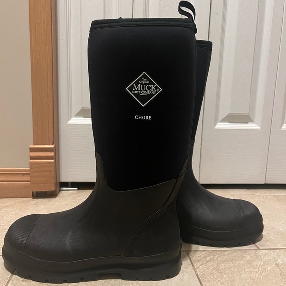 Brand new, never been worn, men’s chore muck boots. - Picture 1 of 2
